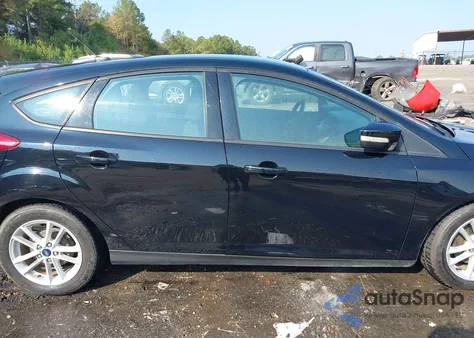 2017 Ford Focus Se z USA, uszkodzony, nr VIN 1FADP3K27HL274857